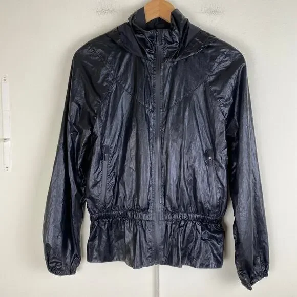 Lululemon Stronger as One Jacket Size 4 *lululemon X Barrys Matte Black Foil